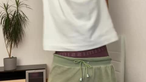 Eitan online show from December 2024 01:25:02 PM