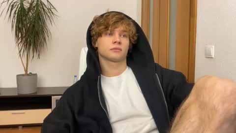 Eitan online show from December 2024 02:22:01 PM