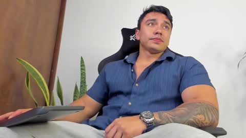 Snapshot of eithanconor1 chatting on October 2025 01:25:02 AM EITHAN CONOR online show from October 2025 01:25:02 AM