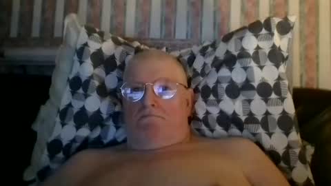 eketman1964 online show from February 2026 12:25:01 AM