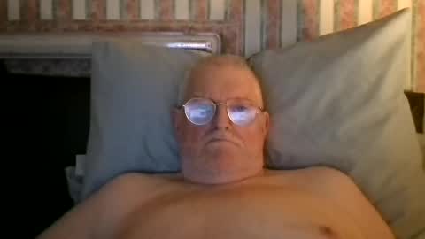 eketman1964 online show from April 2026 11:09:02 PM