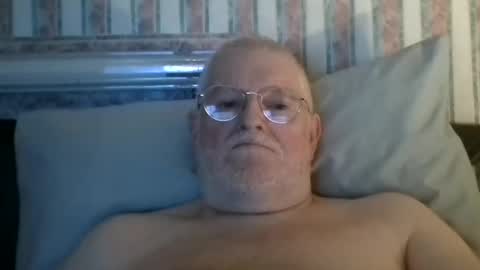 eketman1964 online show from April 2026 10:21:02 PM