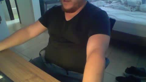 Juan Pablo M online show from October 2025 05:08:02 PM