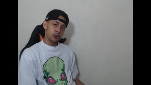 Instagram BelowAbajo online show from May 2026 07:04:01 AM