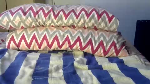 Snapshot of el_petite chatting on March 2025 04:00:02 PM petite online show from March 2025 04:00:02 PM