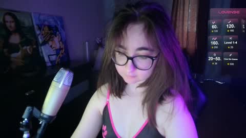 Snapshot of el_sweety chatting on January 2025 10:11:02 AM If you like it when I meow give me a thumbs up online show from January 2025 10:11:02 AM