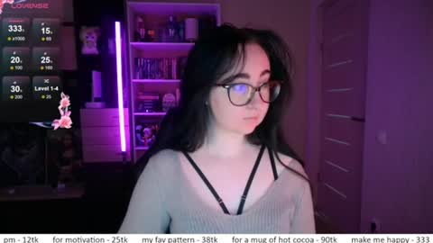 Snapshot of el_sweety chatting on June 2026 10:03:02 AM If you like it when I meow give me a thumbs up online show from June 2026 10:03:02 AM