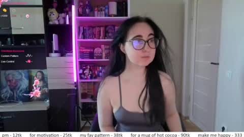 Snapshot of el_sweety chatting on June 2026 01:55:01 PM If you like it when I meow give me a thumbs up online show from June 2026 01:55:01 PM