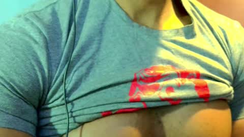Snapshot of el_vecino_m chatting on May 2026 05:36:02 AM el_vecino_m online show from May 2026 05:36:02 AM