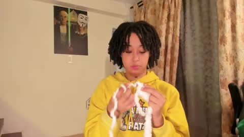 Ela  Help me reach 100 thumbs up online show from March 2025 11:38:02 AM