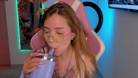 Ela online show from October 2025 03:51:01 AM