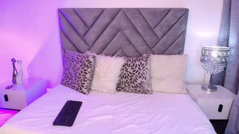 elaa_queen online show from February 2026 04:39:02 PM