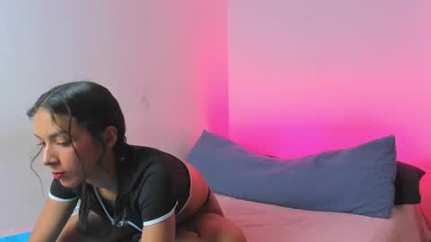 Snapshot of elagrace_ chatting on July 2026 04:31:01 AM Ela33 online show from July 2026 04:31:01 AM
