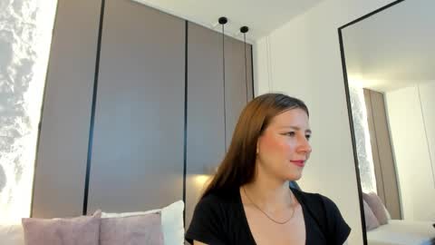 E L A I A online show from February 2026 08:28:01 PM