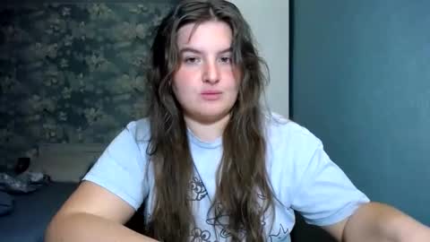 Snapshot of elanis_blair chatting on May 2026 01:02:04 AM Elanis online show from May 2026 01:02:04 AM