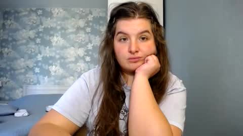 Snapshot of elanis_blair chatting on June 2026 02:33:01 PM Elanis online show from June 2026 02:33:01 PM