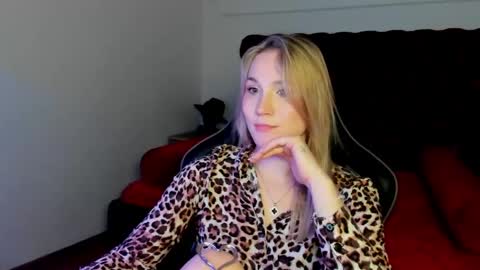 elaravoltage online show from April 2026 01:42:02 AM