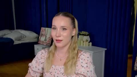 elaravoltage online show from July 2026 05:17:01 PM