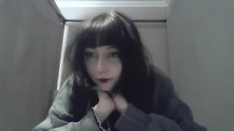 Snapshot of elaynetanton chatting on April 2026 11:35:02 AM Lia online show from April 2026 11:35:02 AM