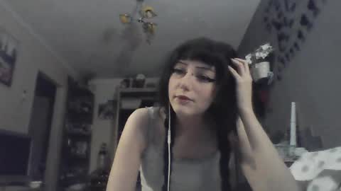 Snapshot of elaynetanton chatting on May 2026 05:31:01 PM Lia online show from May 2026 05:31:01 PM