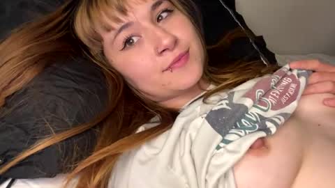 Snapshot of electra_kuznetsova chatting on July 2026 02:40:01 AM Im Meleena online show from July 2026 02:40:01 AM