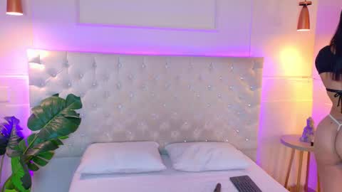 ELECTRA  online show from October 2025 08:30:01 PM