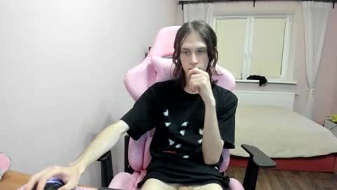 Snapshot of eleganc3 chatting on October 2025 07:10:02 PM eleganc3 online show from October 2025 07:10:02 PM