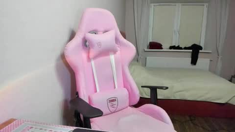 eleganc3 online show from November 2025 06:43:01 PM