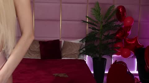 Eleine online show from March 2025 09:37:01 PM