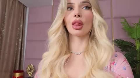 Eleine online show from October 2025 08:50:02 PM