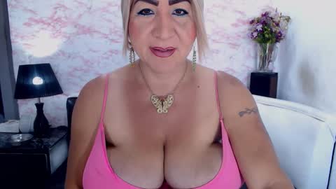 Snapshot of elektra_4_you chatting on January 2025 12:20:02 PM XIOMY give LIKE on my page online show from January 2025 12:20:02 PM