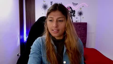 Snapshot of elena_detroya_ chatting on November 2025 12:27:02 PM Elena online show from November 2025 12:27:02 PM
