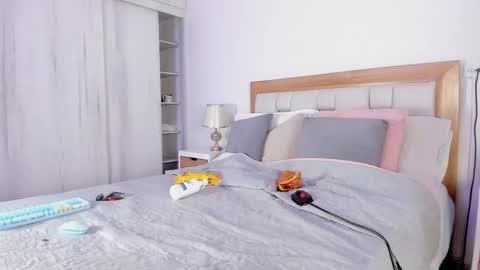 Snapshot of elena_mature chatting on November 2025 07:21:01 PM Elena online show from November 2025 07:21:01 PM