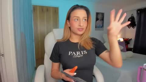 Elena online show from September 2025 06:57:02 PM