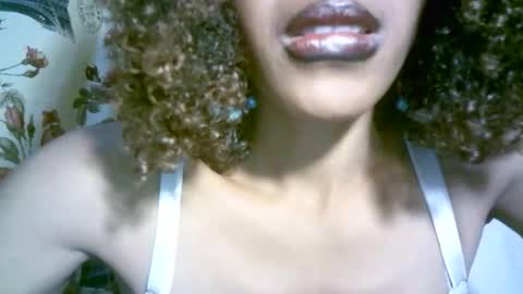 Snapshot of elenah0123 chatting on December 2025 07:03:01 AM elenah013 online show from December 2025 07:03:01 AM