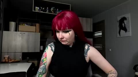 Snapshot of elenanickey chatting on April 2026 02:33:02 PM Milana online show from April 2026 02:33:02 PM