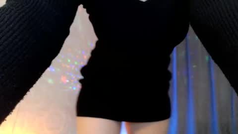 elenaza online show from December 2024 04:04:01 PM