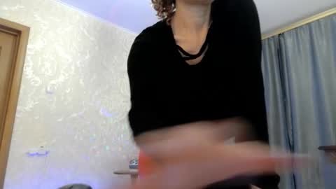 elenaza online show from October 2025 06:50:01 PM