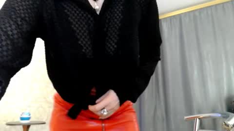 elenaza online show from November 2025 01:40:01 PM