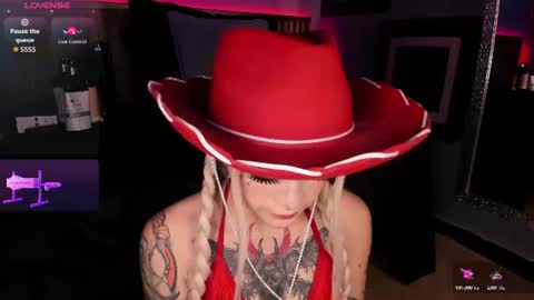 Snapshot of elettra_roux chatting on July 2026 02:07:01 AM ELETTRA online show from July 2026 02:07:01 AM