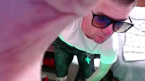 Snapshot of elevatetlb chatting on September 2025 04:17:01 AM Walker online show from September 2025 04:17:01 AM