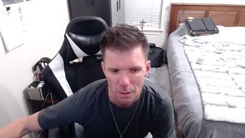 Snapshot of elevatetlb chatting on October 2025 01:14:01 AM Walker online show from October 2025 01:14:01 AM