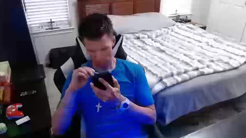 Snapshot of elevatetlb chatting on October 2025 11:04:02 PM Walker online show from October 2025 11:04:02 PM