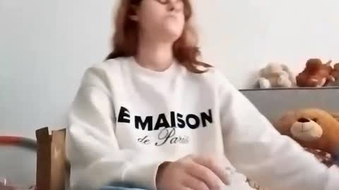 Snapshot of elfriedekonetchy chatting on January 2026 12:10:01 PM Sophie online show from January 2026 12:10:01 PM