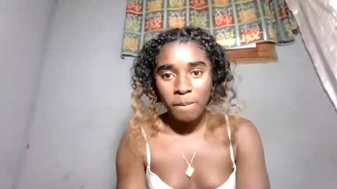 elia011 online show from November 2025 11:44:01 AM