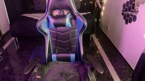 eliana_meaw online show from April 2026 02:00:02 PM