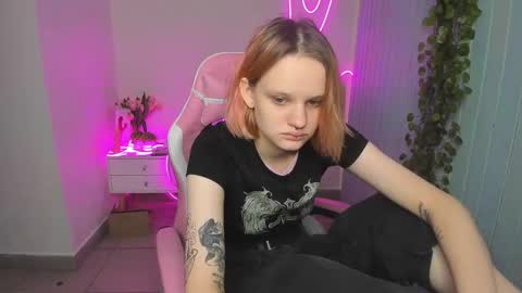 elieiza_xo online show from October 2025 09:21:02 AM