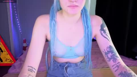 Snapshot of elieiza_xo chatting on July 2026 09:04:02 AM elieiza_xo online show from July 2026 09:04:02 AM