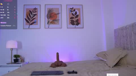 E L I I Z A B E T H   online show from November 2025 09:19:01 PM