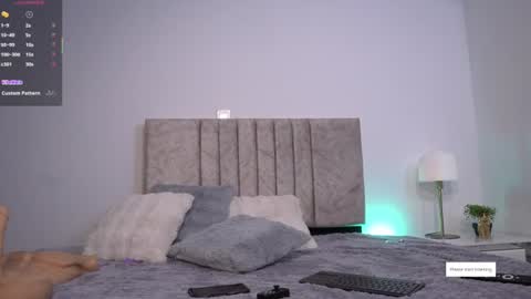 Snapshot of eliizabeth_roberts chatting on June 2026 10:52:01 PM E L I I Z A B E T H online show from June 2026 10:52:01 PM
